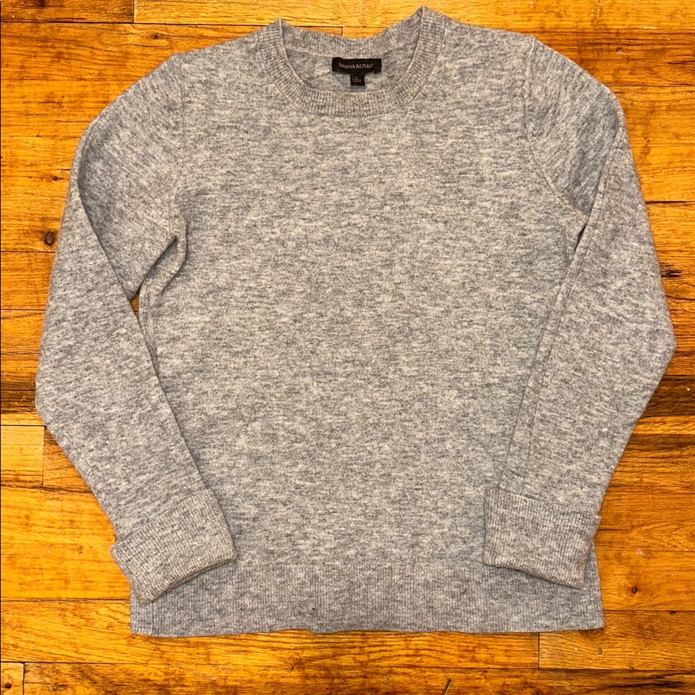 Banana Republic Heather Gray Crewneck Wool Sweater